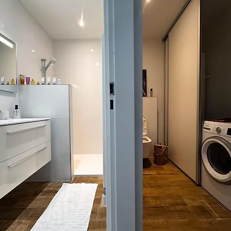 Neuf, Proche Des Plages Et Centre