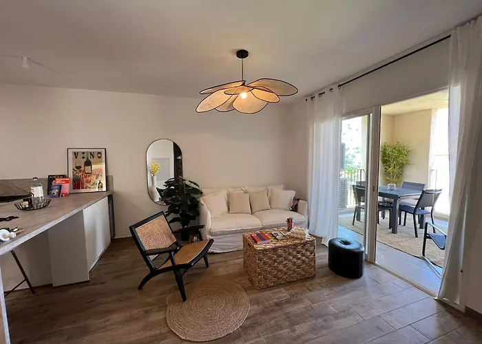 Neuf, Proche Des Plages Et Centre Apartment